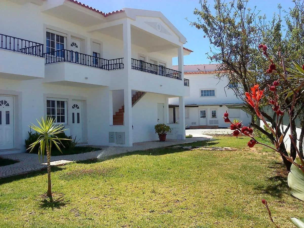 Charming 2-Bed Apartment In Olhos De Agua Albufeira