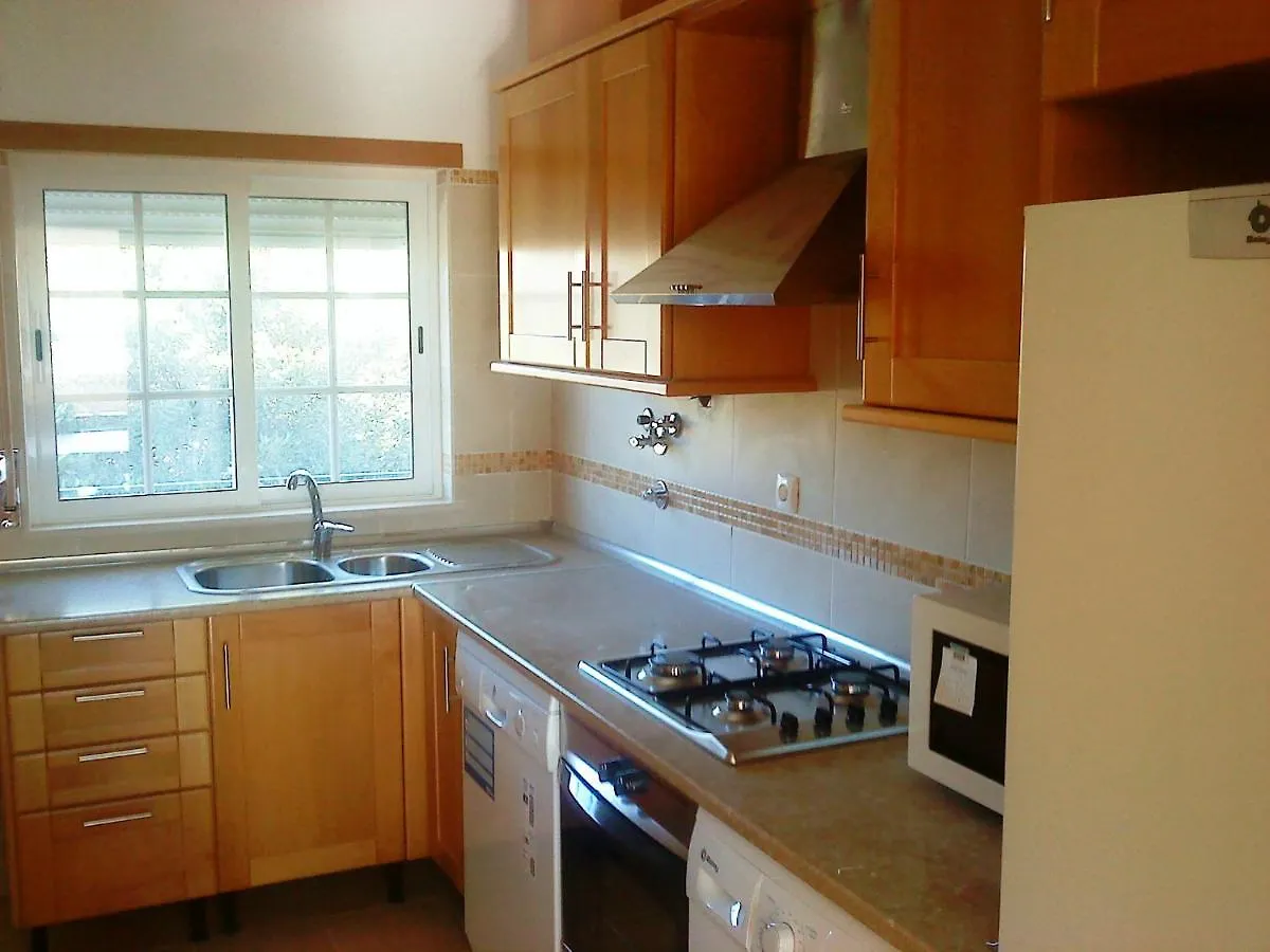 Charming 2-Bed Apartment In Olhos De Agua Albufeira