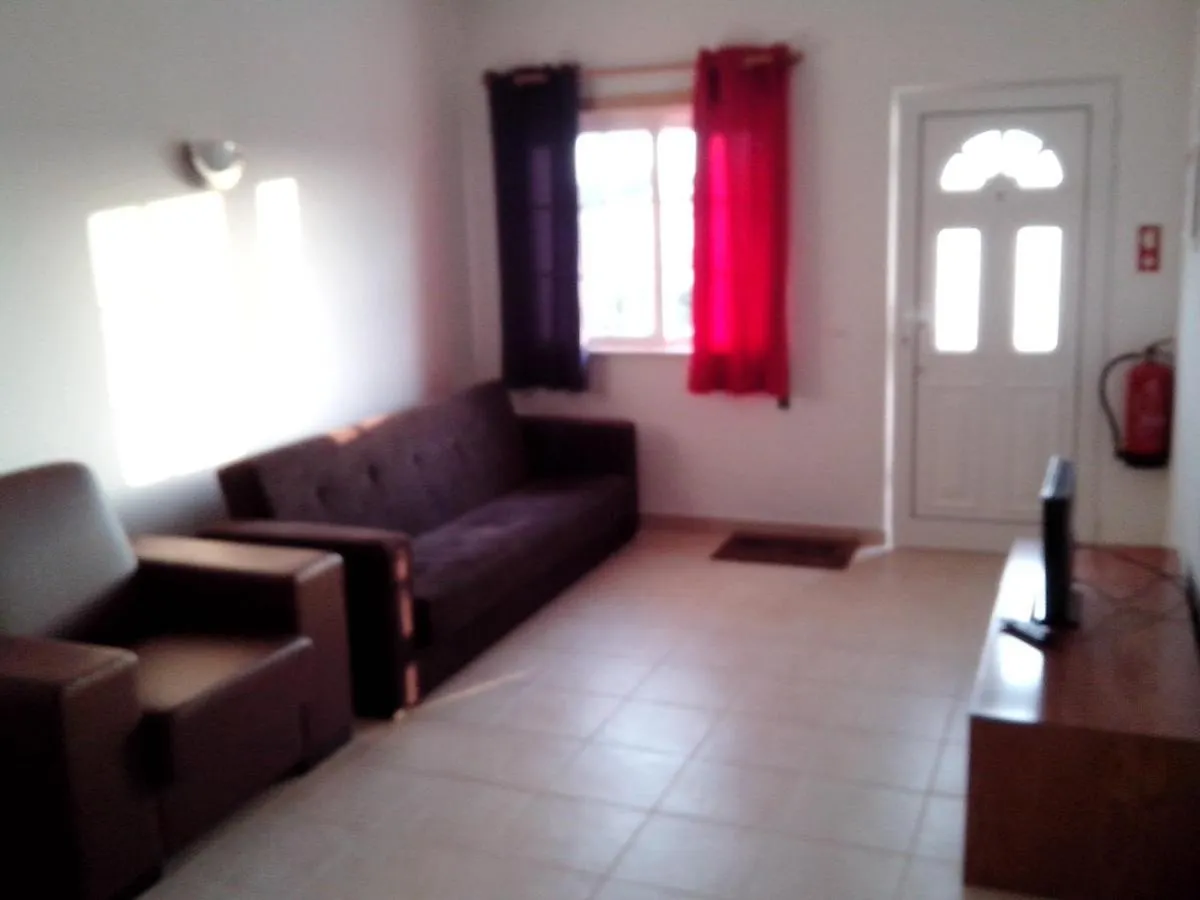Charming 2-Bed Apartment In Olhos De Agua Albufeira